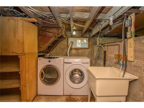 39 Court Street N, Milton, ON - Indoor Photo Showing Laundry Room