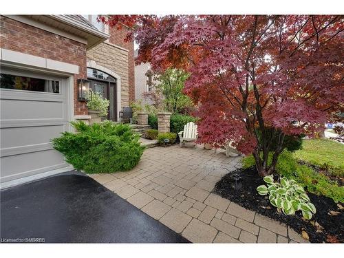 2301 Hertfordshire Way, Oakville, ON - Outdoor