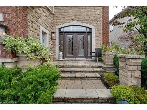 2301 Hertfordshire Way, Oakville, ON - Outdoor