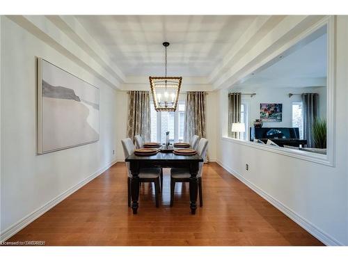 2301 Hertfordshire Way, Oakville, ON - Indoor Photo Showing Dining Room