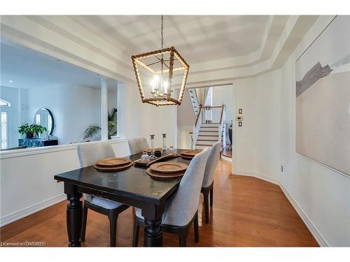 2301 Hertfordshire Way, Oakville, ON - Indoor Photo Showing Dining Room