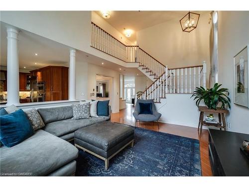 2301 Hertfordshire Way, Oakville, ON - Indoor Photo Showing Living Room