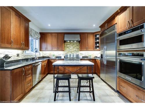 2301 Hertfordshire Way, Oakville, ON - Indoor Photo Showing Kitchen With Stainless Steel Kitchen