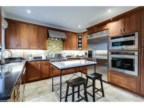 2301 Hertfordshire Way, Oakville, ON - Indoor Photo Showing Kitchen With Stainless Steel Kitchen