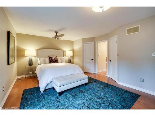 2301 Hertfordshire Way, Oakville, ON - Indoor Photo Showing Bedroom