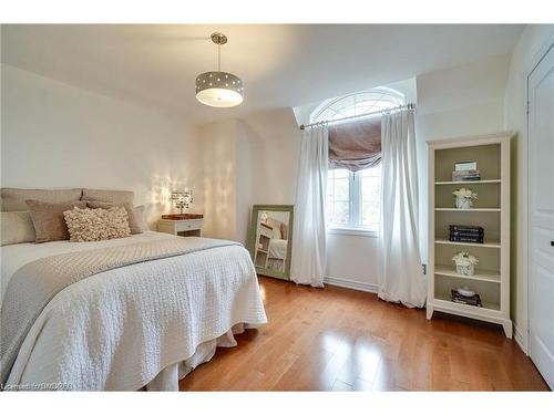 2301 Hertfordshire Way, Oakville, ON - Indoor Photo Showing Bedroom