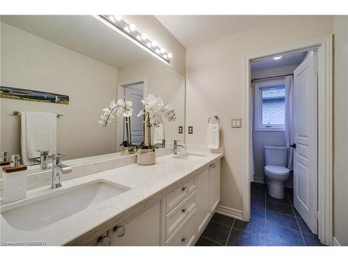 2301 Hertfordshire Way, Oakville, ON - Indoor Photo Showing Bathroom