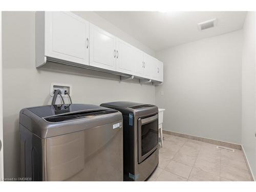 3141 George Savage Avenue, Oakville, ON - Indoor Photo Showing Laundry Room