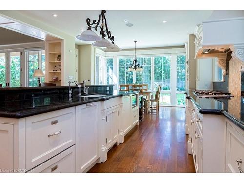 282 Dalewood Drive, Oakville, ON - Indoor Photo Showing Kitchen