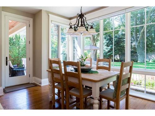 282 Dalewood Drive, Oakville, ON - Indoor Photo Showing Dining Room