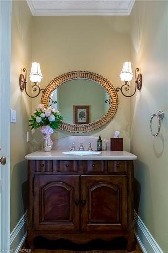 282 Dalewood Drive, Oakville, ON - Indoor Photo Showing Bathroom