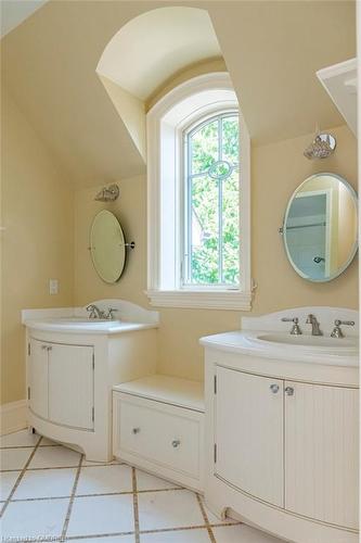 282 Dalewood Drive, Oakville, ON - Indoor Photo Showing Bathroom