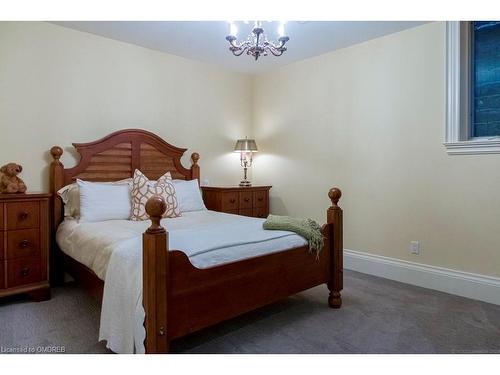 282 Dalewood Drive, Oakville, ON - Indoor Photo Showing Bedroom