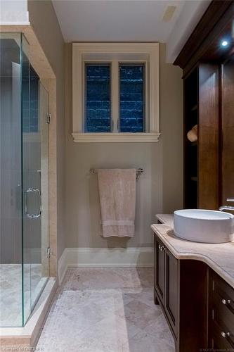 282 Dalewood Drive, Oakville, ON - Indoor Photo Showing Bathroom