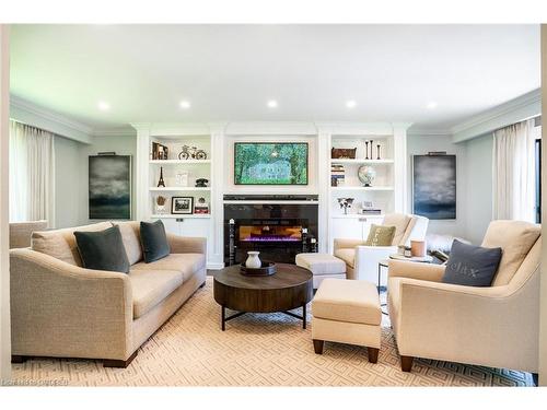 1205 Lambeth Road, Oakville, ON - Indoor Photo Showing Living Room