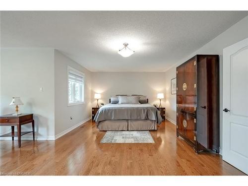 1389 Creekwood Trail, Oakville, ON - Indoor Photo Showing Bedroom