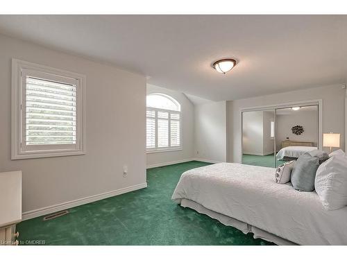 1389 Creekwood Trail, Oakville, ON - Indoor Photo Showing Bedroom