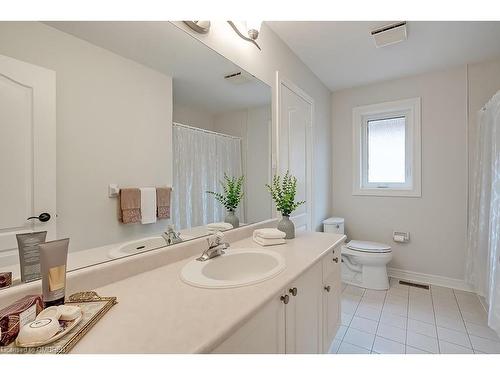 1389 Creekwood Trail, Oakville, ON - Indoor Photo Showing Bathroom