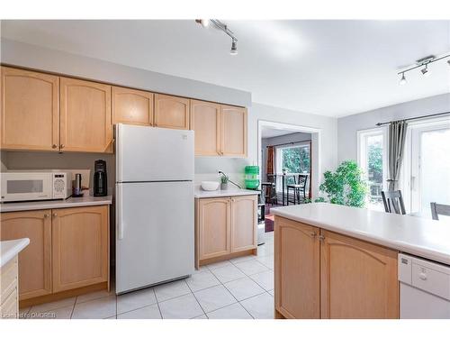 2265 Brays Lane, Oakville, ON - Indoor Photo Showing Kitchen