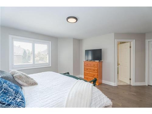 2265 Brays Lane, Oakville, ON - Indoor Photo Showing Bedroom