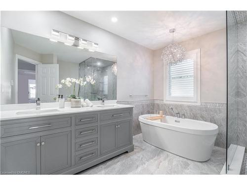 2265 Brays Lane, Oakville, ON - Indoor Photo Showing Bathroom