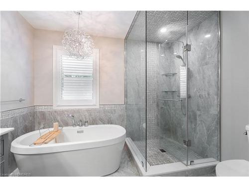 2265 Brays Lane, Oakville, ON - Indoor Photo Showing Bathroom