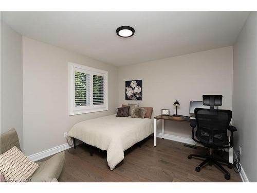 2265 Brays Lane, Oakville, ON - Indoor Photo Showing Bedroom