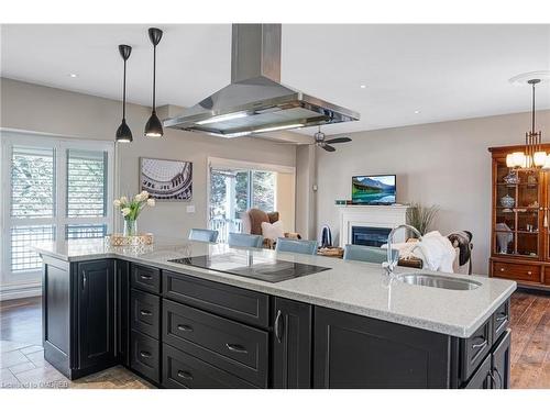 11 Rayne Avenue, Oakville, ON - Indoor Photo Showing Kitchen