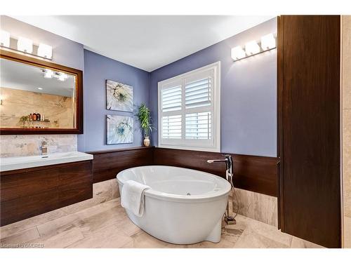 11 Rayne Avenue, Oakville, ON - Indoor Photo Showing Bathroom