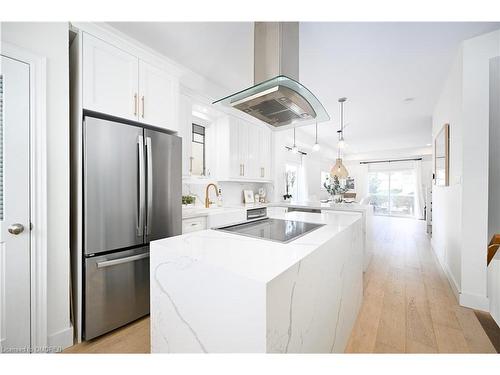 42-337 Beach Boulevard, Hamilton, ON - Indoor Photo Showing Kitchen With Upgraded Kitchen