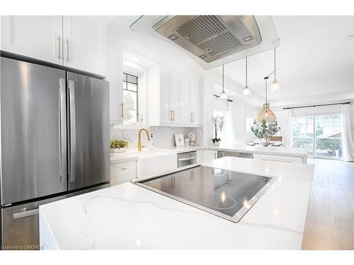 42-337 Beach Boulevard, Hamilton, ON - Indoor Photo Showing Kitchen With Upgraded Kitchen