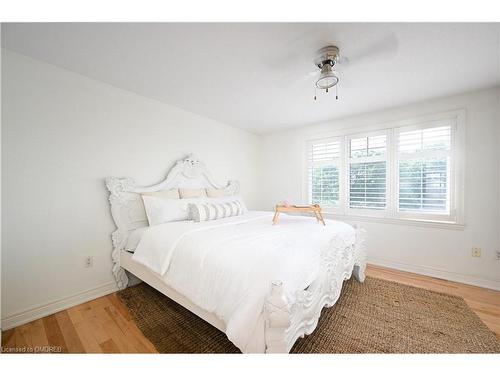 42-337 Beach Boulevard, Hamilton, ON - Indoor Photo Showing Bedroom