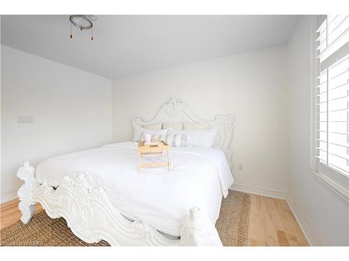 42-337 Beach Boulevard, Hamilton, ON - Indoor Photo Showing Bedroom