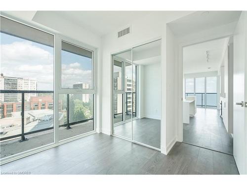 703-370 Martha Street, Burlington, ON - Indoor Photo Showing Other Room