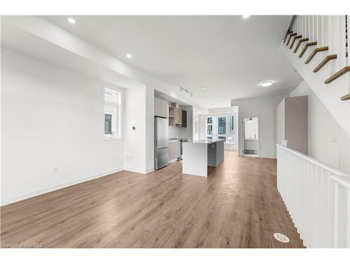 3047 Trailside Drive, Oakville, ON - Indoor Photo Showing Kitchen