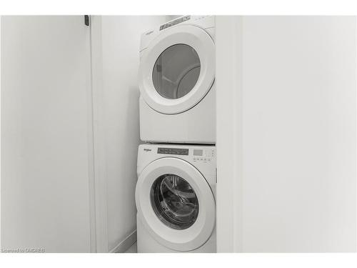 3047 Trailside Drive, Oakville, ON - Indoor Photo Showing Laundry Room