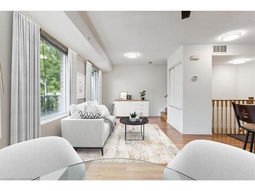 2122-115 George Appleton Way, Toronto, ON - Indoor Photo Showing Living Room