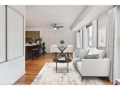 2122-115 George Appleton Way, Toronto, ON - Indoor Photo Showing Living Room