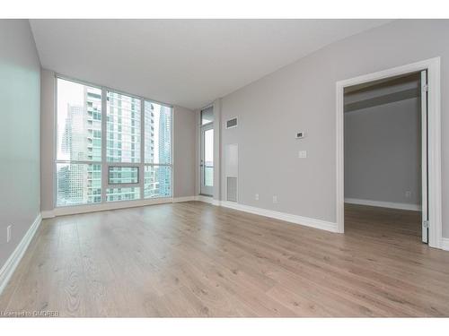 2903-16 Yonge Street, Toronto, ON - Indoor Photo Showing Other Room