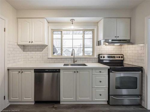 1063 Bedford Avenue, Burlington, ON - Indoor Photo Showing Kitchen With Stainless Steel Kitchen With Upgraded Kitchen