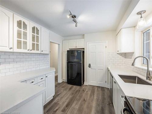 1063 Bedford Avenue, Burlington, ON - Indoor Photo Showing Kitchen