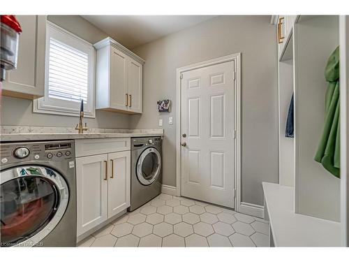 195 Vinton Road, Ancaster, ON - Indoor Photo Showing Laundry Room