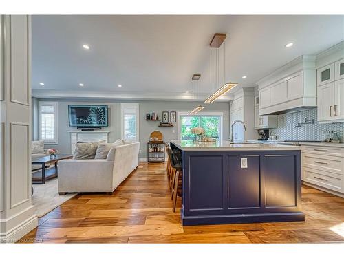 195 Vinton Road, Ancaster, ON - Indoor Photo Showing Kitchen With Upgraded Kitchen