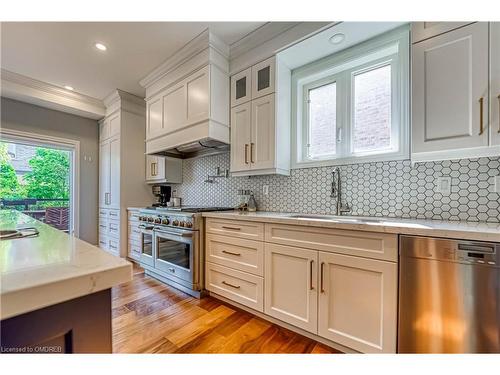 195 Vinton Road, Ancaster, ON - Indoor Photo Showing Kitchen With Upgraded Kitchen