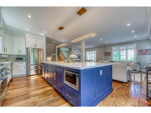 195 Vinton Road, Ancaster, ON - Indoor Photo Showing Kitchen With Upgraded Kitchen