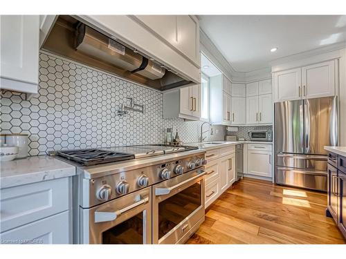 195 Vinton Road, Ancaster, ON - Indoor Photo Showing Kitchen With Upgraded Kitchen