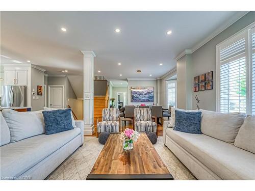 195 Vinton Road, Ancaster, ON - Indoor Photo Showing Living Room