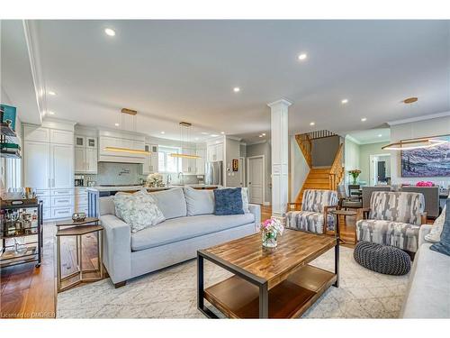 195 Vinton Road, Ancaster, ON - Indoor Photo Showing Living Room