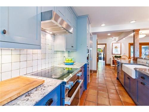 19 Jackson Avenue, Toronto, ON - Indoor Photo Showing Kitchen With Upgraded Kitchen