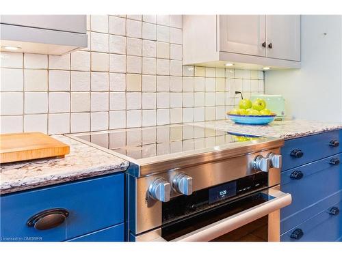 19 Jackson Avenue, Toronto, ON - Indoor Photo Showing Kitchen With Upgraded Kitchen